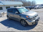 2010 Kia Soul + Gray vin: KNDJT2A27A7158335