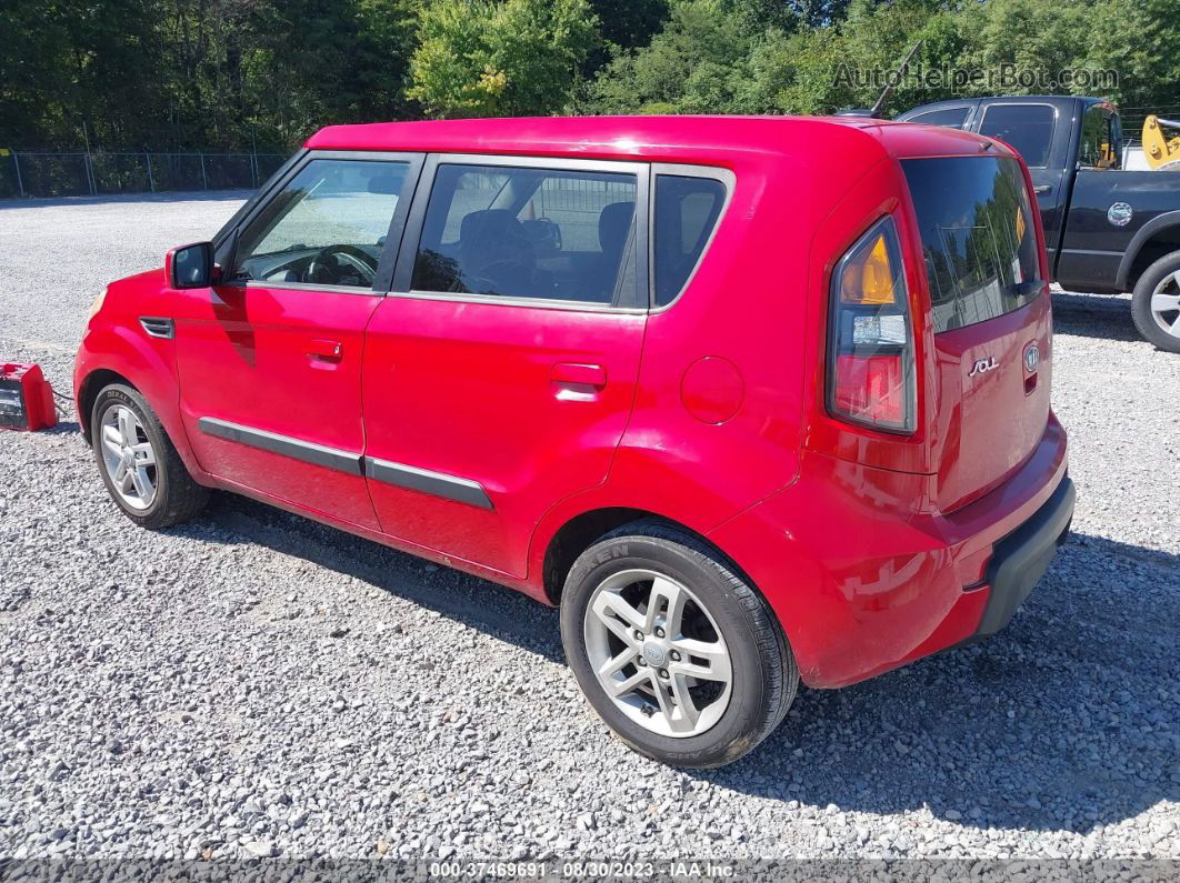 2010 Kia Soul + Red vin: KNDJT2A27A7165673