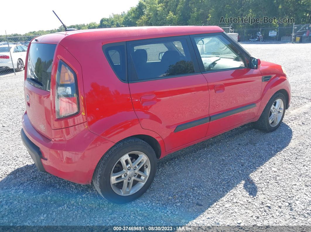 2010 Kia Soul + Red vin: KNDJT2A27A7165673