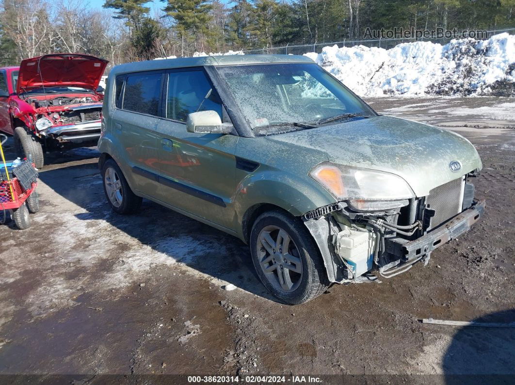 2010 Kia Soul + Green vin: KNDJT2A27A7189469