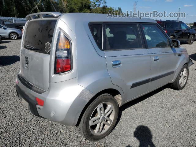 2010 Kia Soul + Серебряный vin: KNDJT2A27A7701750