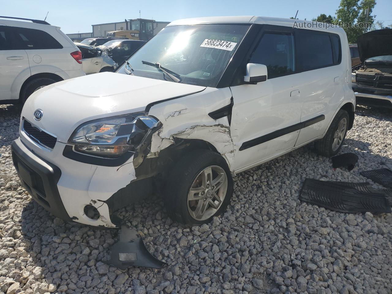 2010 Kia Soul + White vin: KNDJT2A28A7027138