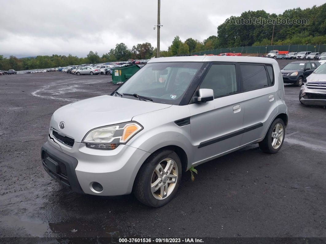 2010 Kia Soul + Серебряный vin: KNDJT2A28A7042576