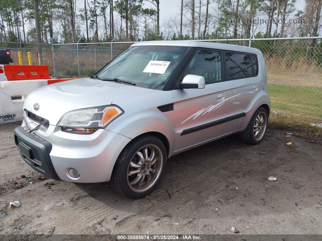 2010 Kia Soul + Silver vin: KNDJT2A28A7044473