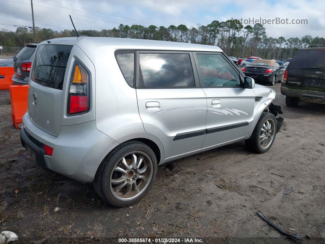 2010 Kia Soul + Silver vin: KNDJT2A28A7044473