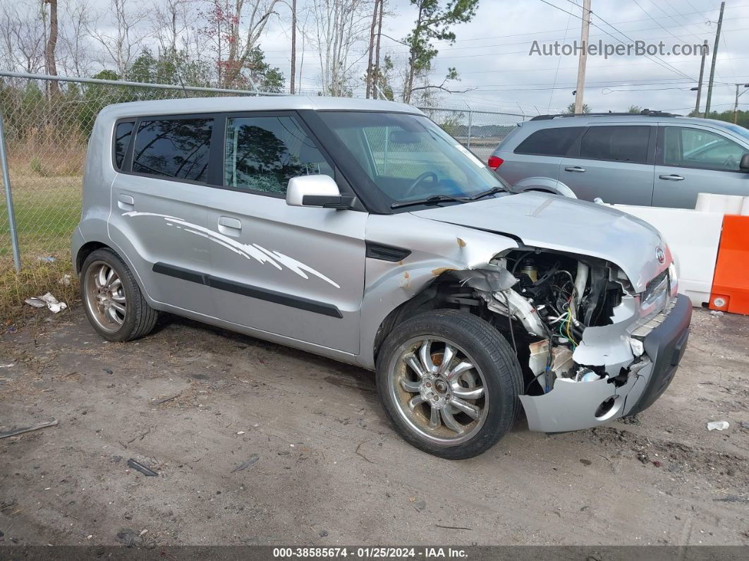 2010 Kia Soul + Silver vin: KNDJT2A28A7044473