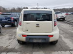 2010 Kia Soul + Кремовый vin: KNDJT2A28A7048829