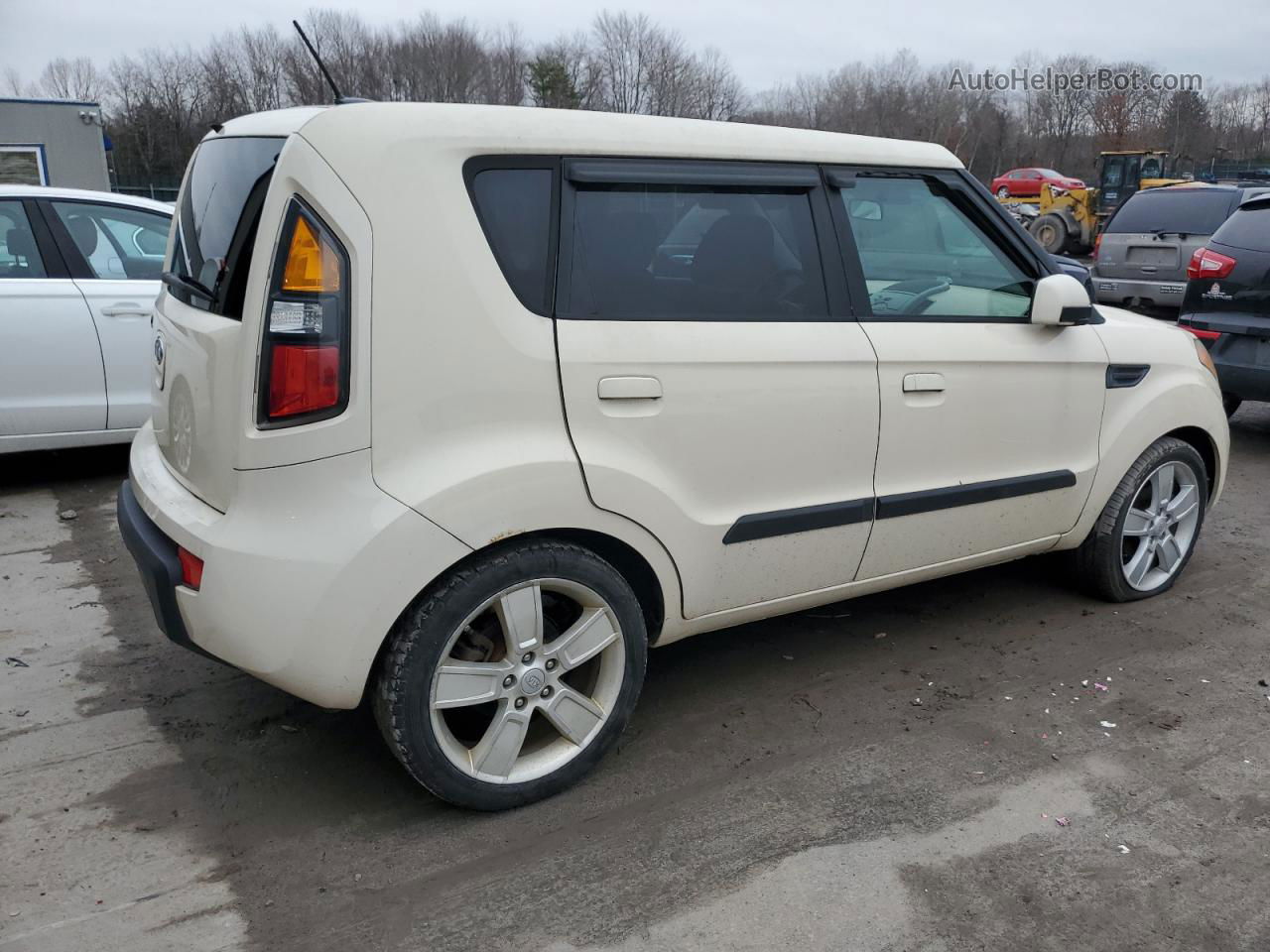 2010 Kia Soul + Cream vin: KNDJT2A28A7048829