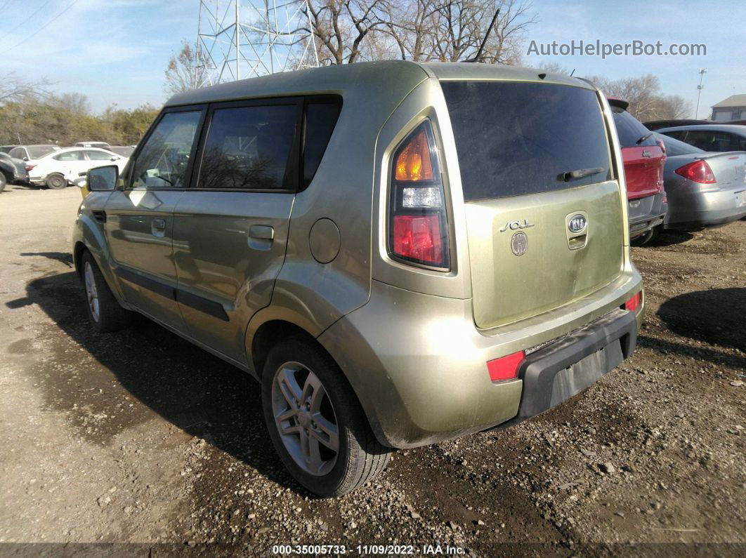 2010 Kia Soul + Золотой vin: KNDJT2A28A7077019