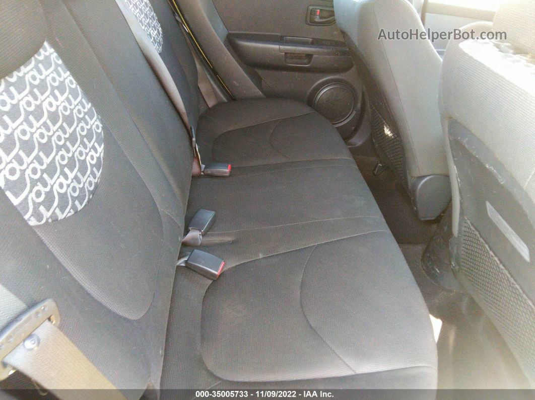 2010 Kia Soul + Золотой vin: KNDJT2A28A7077019