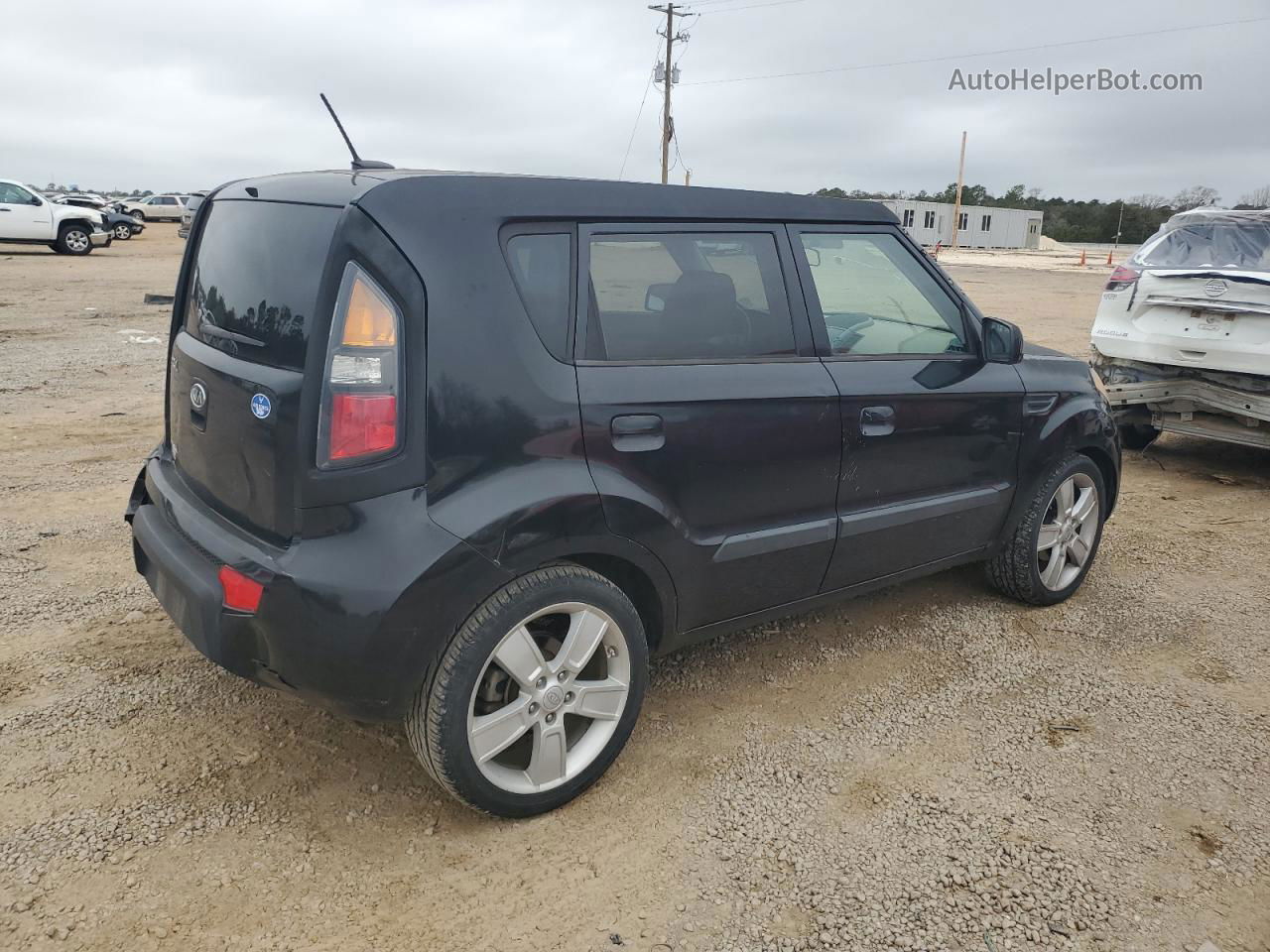 2010 Kia Soul + Black vin: KNDJT2A28A7083273