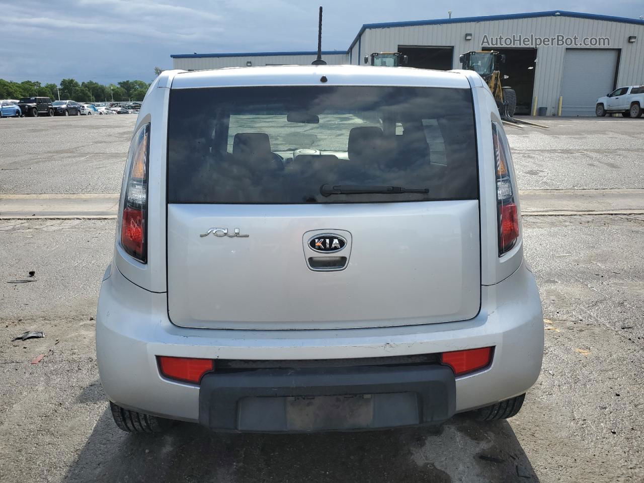 2010 Kia Soul + Серебряный vin: KNDJT2A28A7106664