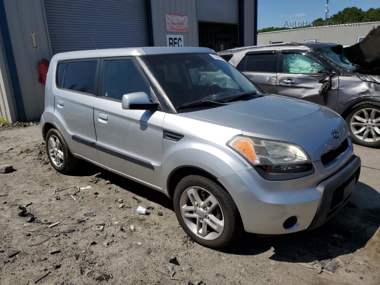 2010 Kia Soul + Silver vin: KNDJT2A28A7112349