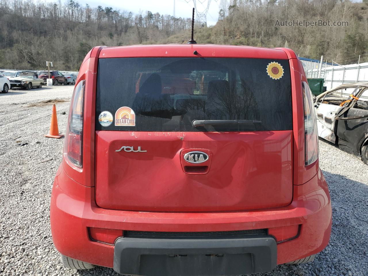 2010 Kia Soul + Red vin: KNDJT2A28A7114988