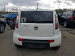 2010 Kia Soul + White vin: KNDJT2A28A7163561