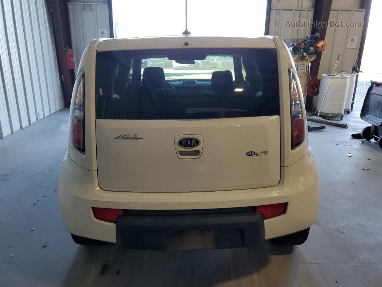 2010 Kia Soul + White vin: KNDJT2A28A7171353