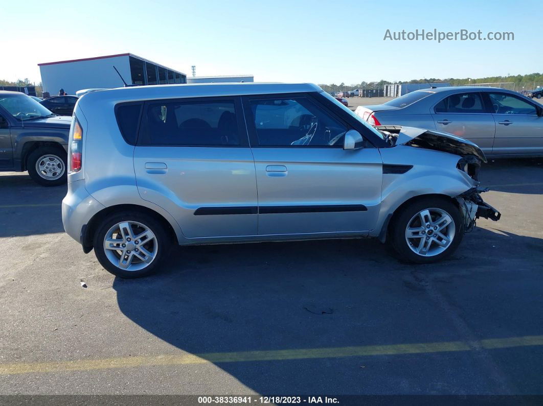 2010 Kia Soul + Silver vin: KNDJT2A28A7701756