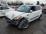 2010 Kia Soul + White vin: KNDJT2A29A7057393