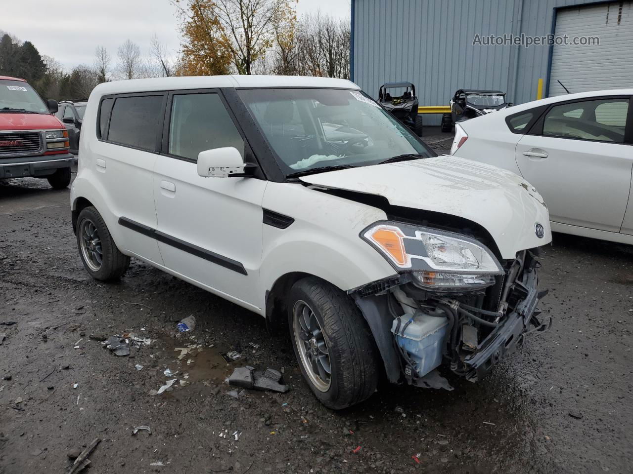 2010 Kia Soul + White vin: KNDJT2A29A7057393