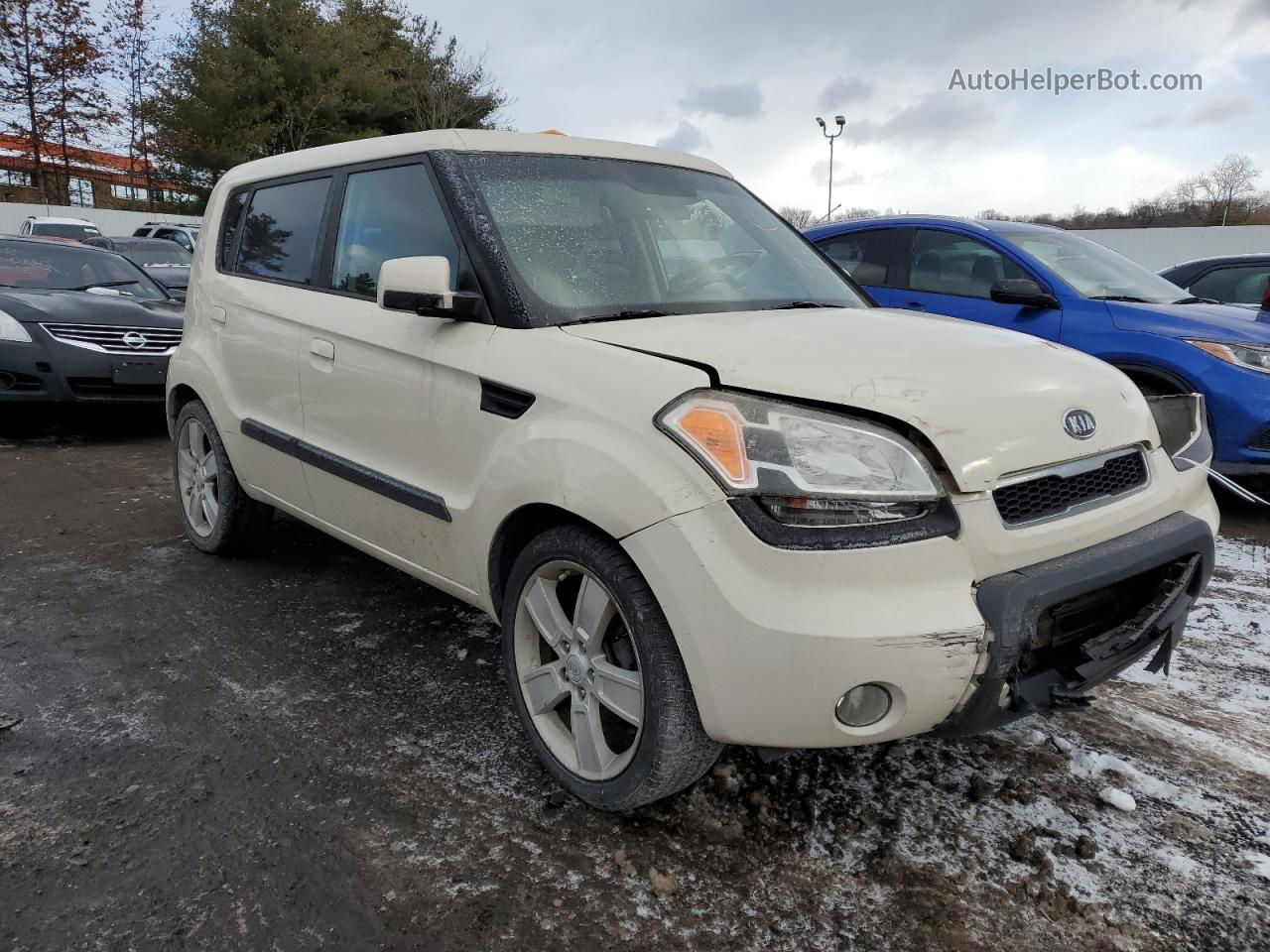 2010 Kia Soul + White vin: KNDJT2A29A7062223