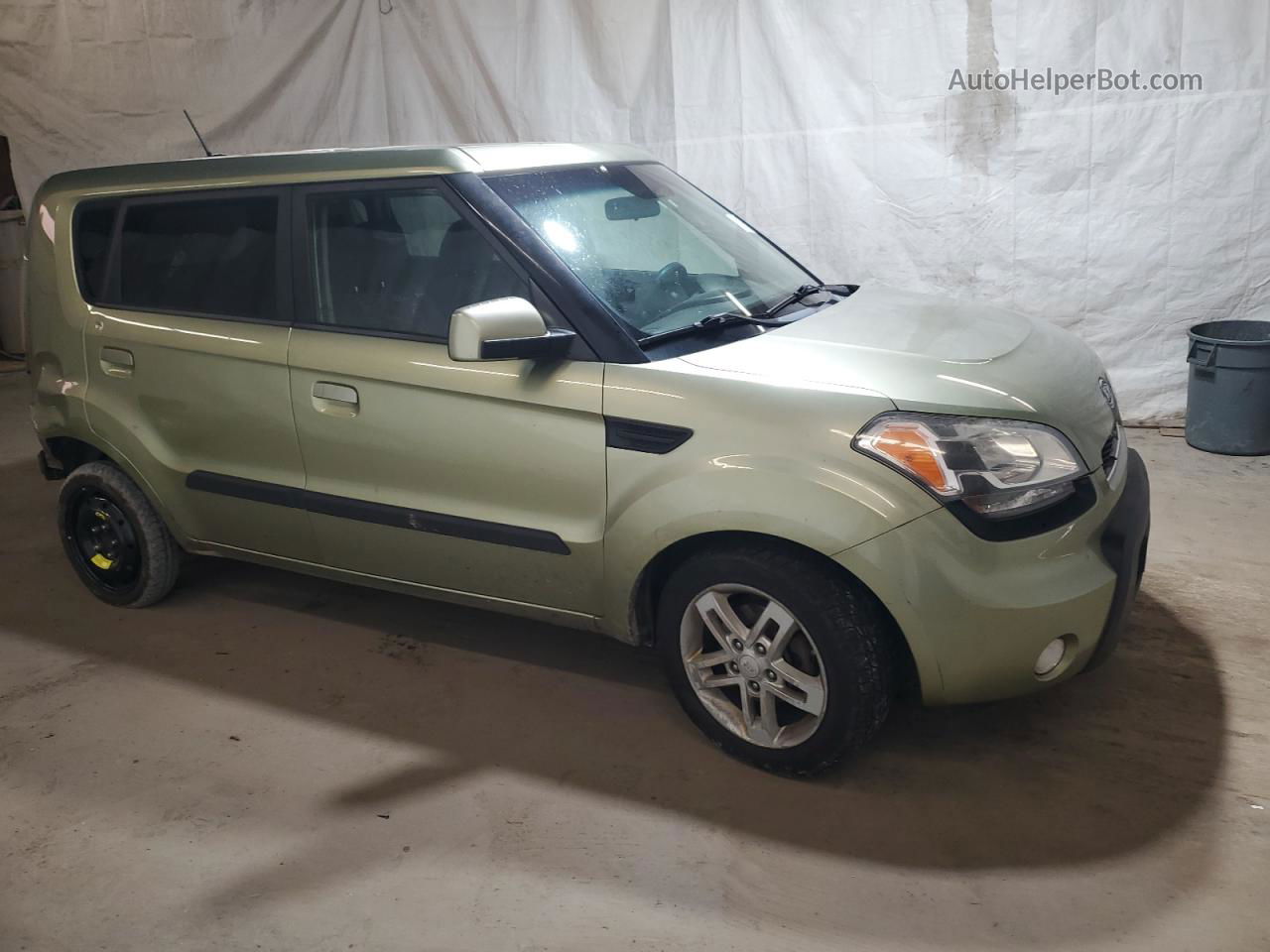 2010 Kia Soul + Green vin: KNDJT2A29A7068412