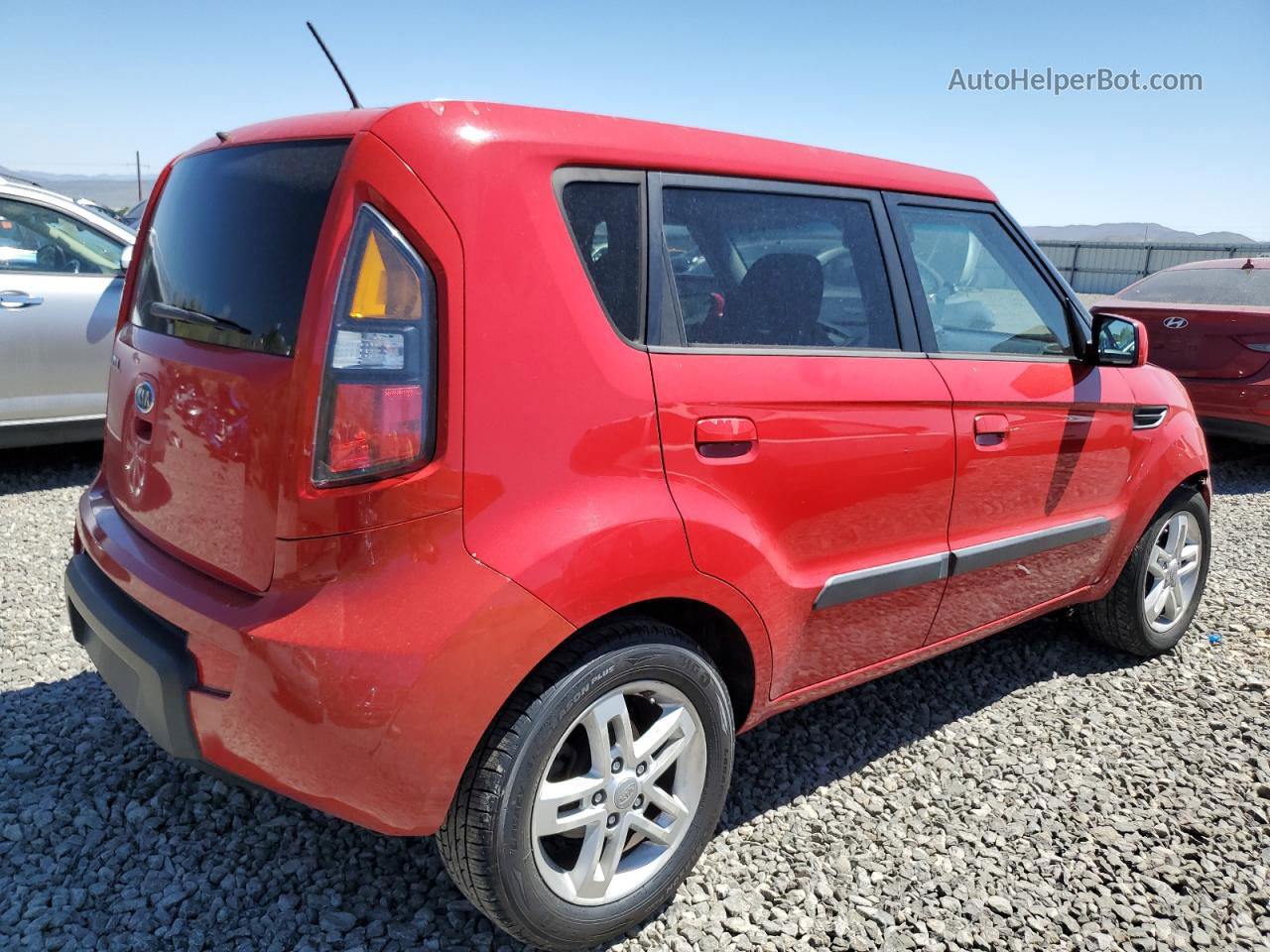 2010 Kia Soul + Red vin: KNDJT2A29A7145831