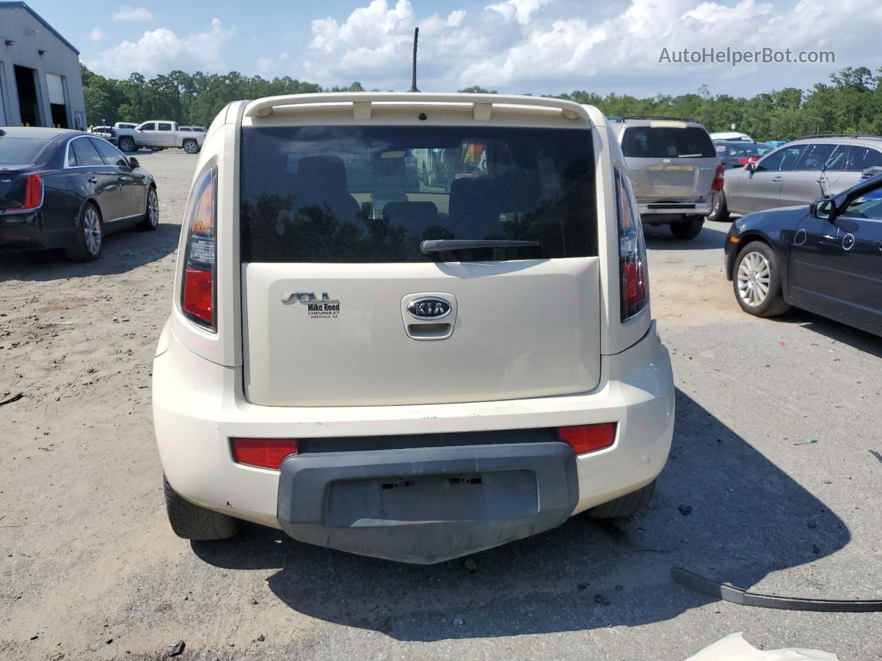 2010 Kia Soul + Cream vin: KNDJT2A29A7160071