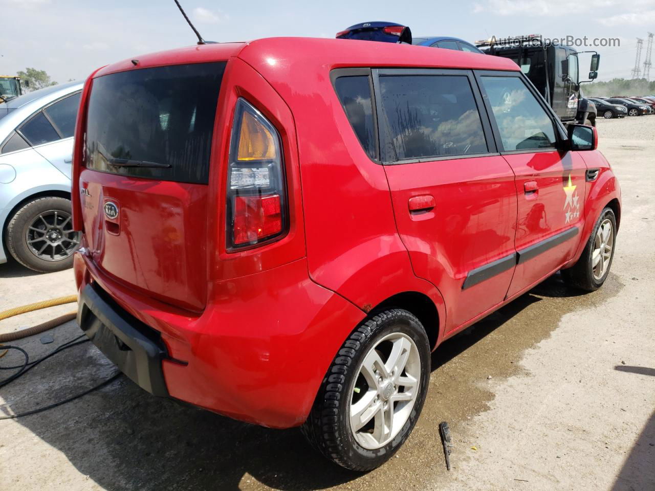 2010 Kia Soul + Red vin: KNDJT2A29A7163326