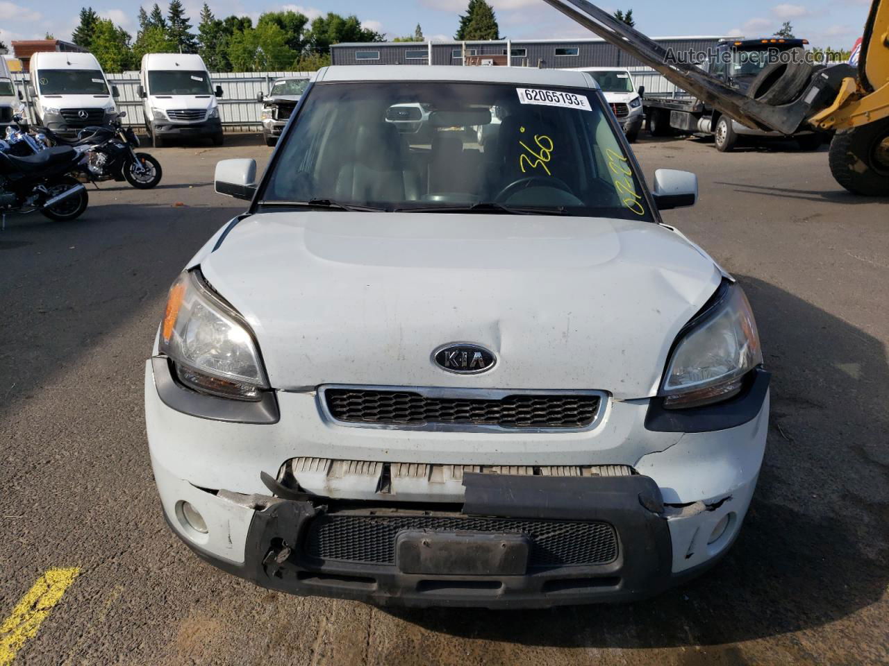 2010 Kia Soul + White vin: KNDJT2A29A7170888