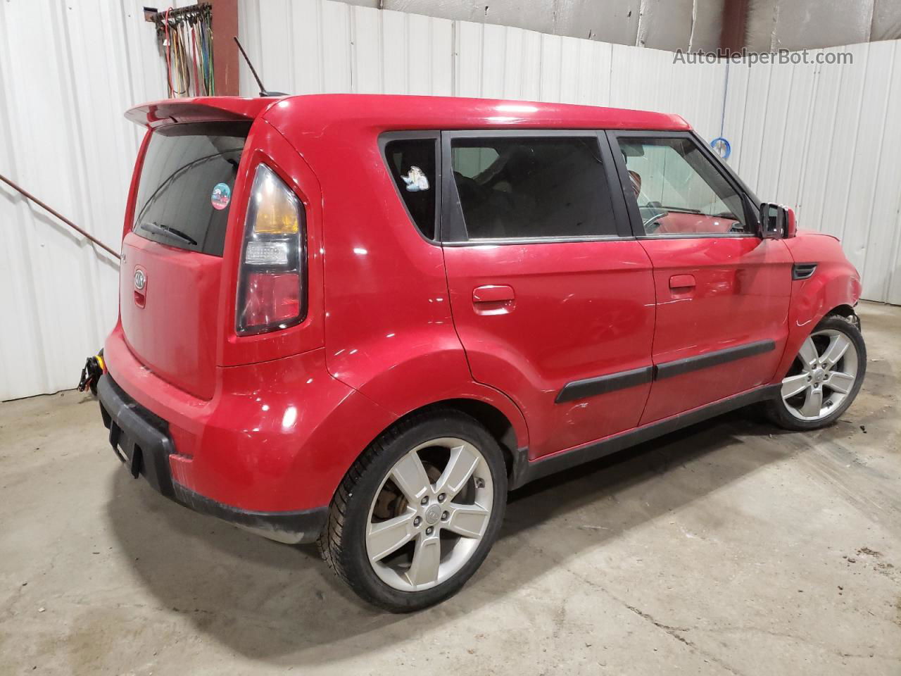 2010 Kia Soul + Red vin: KNDJT2A29A7177615