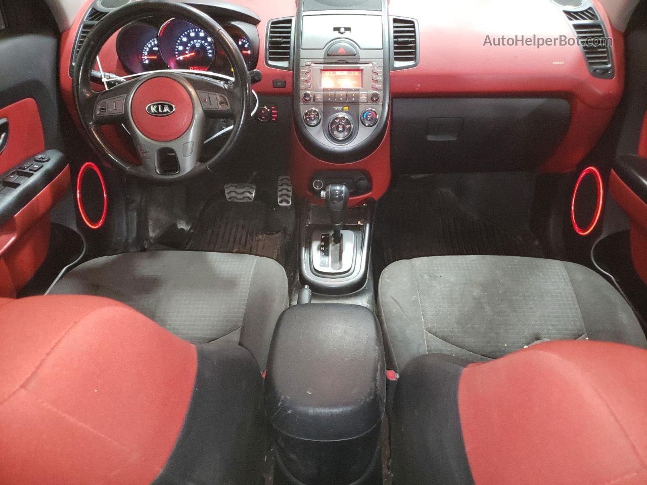 2010 Kia Soul + Red vin: KNDJT2A29A7177615