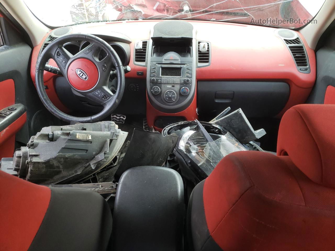 2010 Kia Soul + Red vin: KNDJT2A2XA7066667