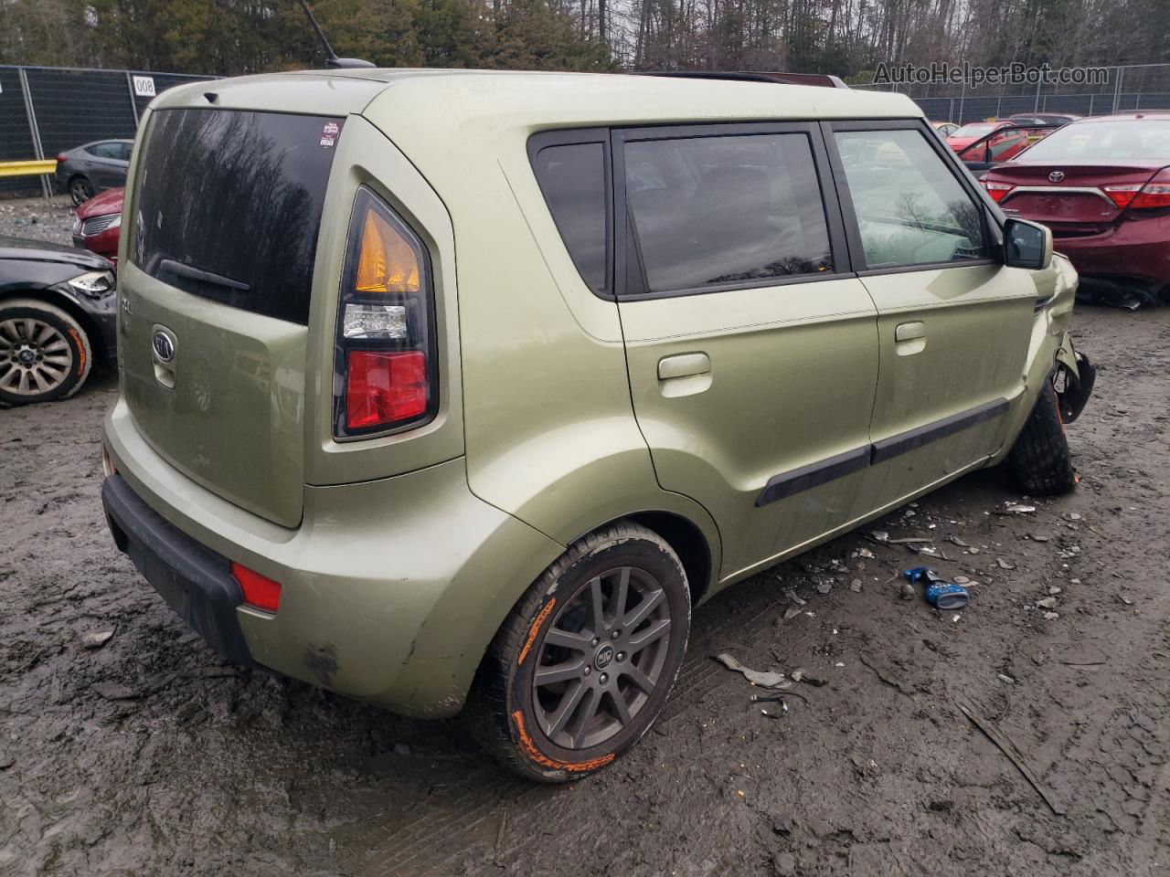 2010 Kia Soul + Green vin: KNDJT2A2XA7066748