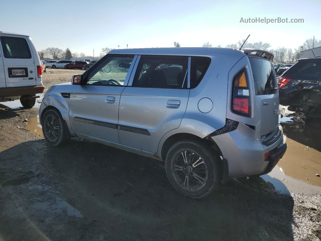 2010 Kia Soul + Серебряный vin: KNDJT2A2XA7111199