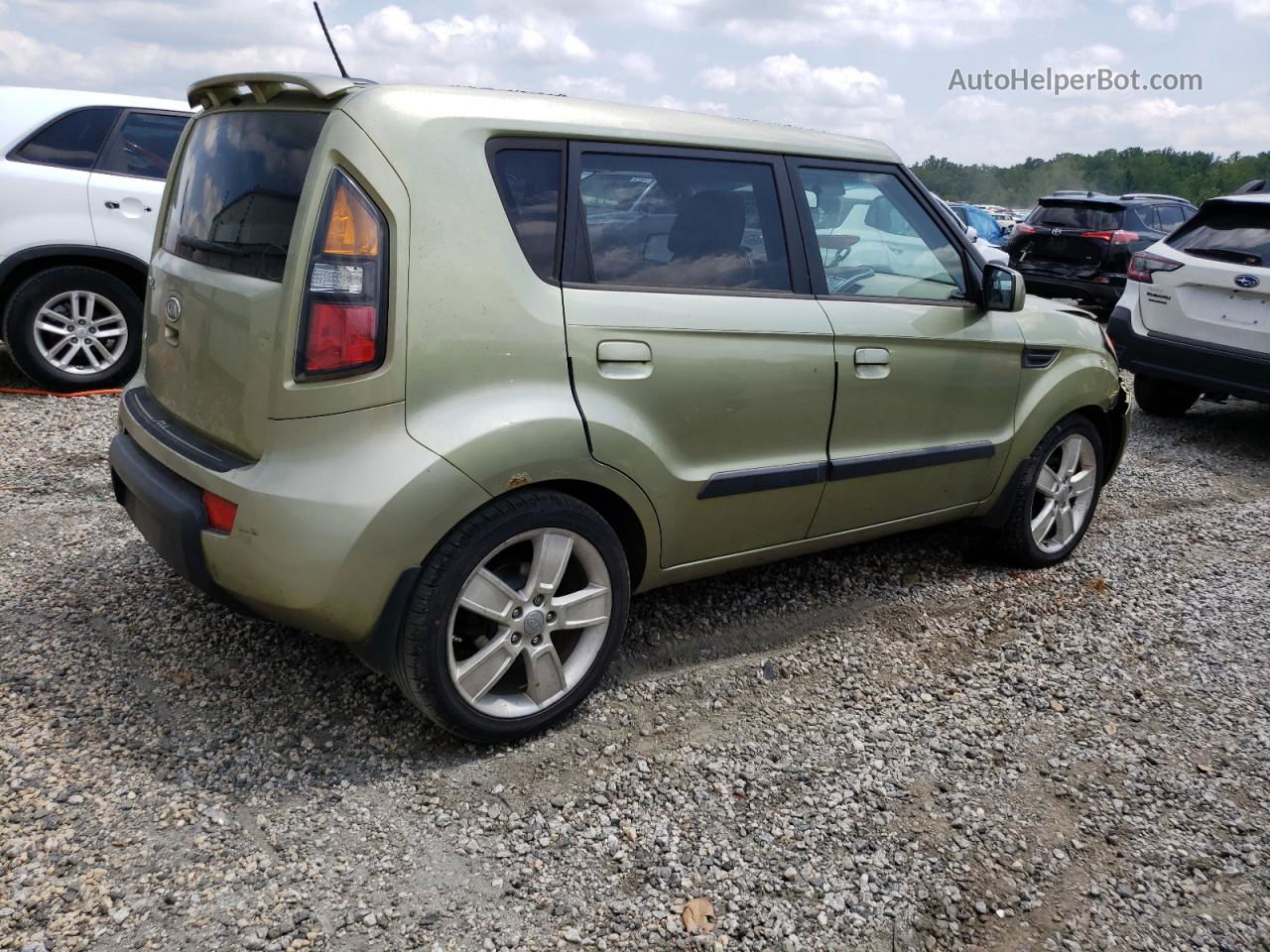 2010 Kia Soul + Green vin: KNDJT2A2XA7120596