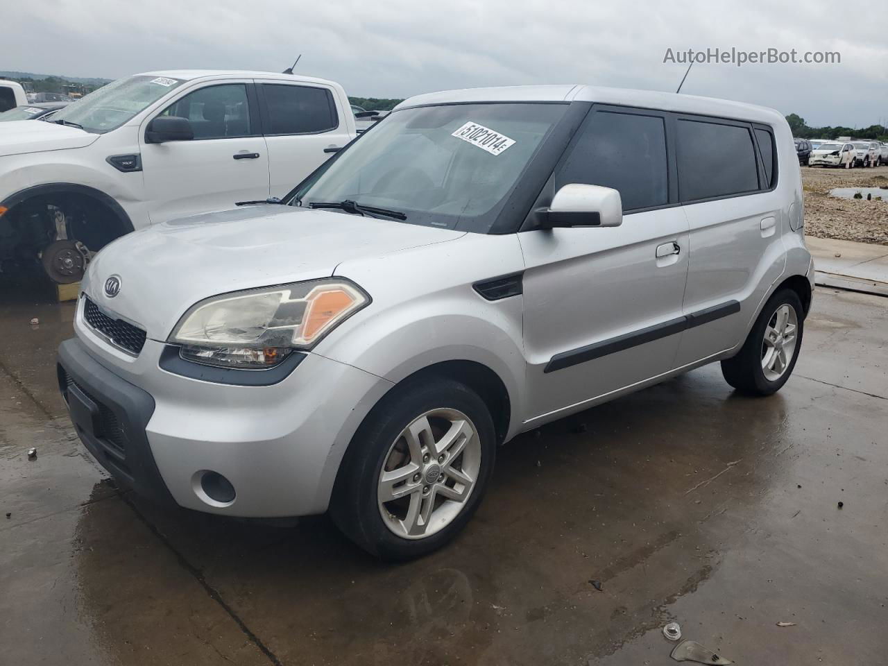 2010 Kia Soul + Silver vin: KNDJT2A2XA7159818