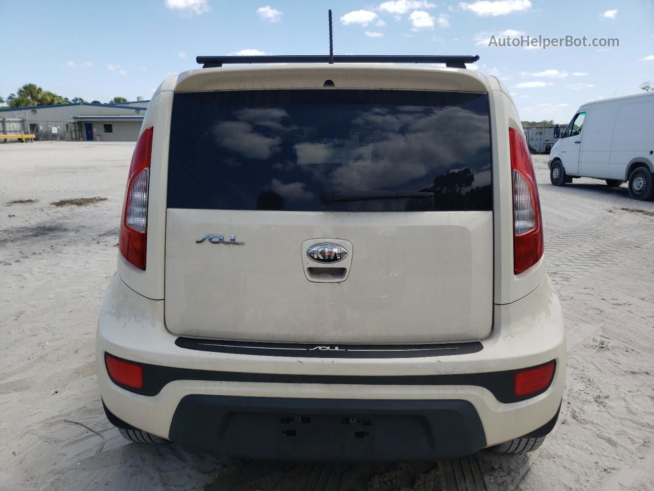 2013 Kia Soul  Кремовый vin: KNDJT2A50D7760119