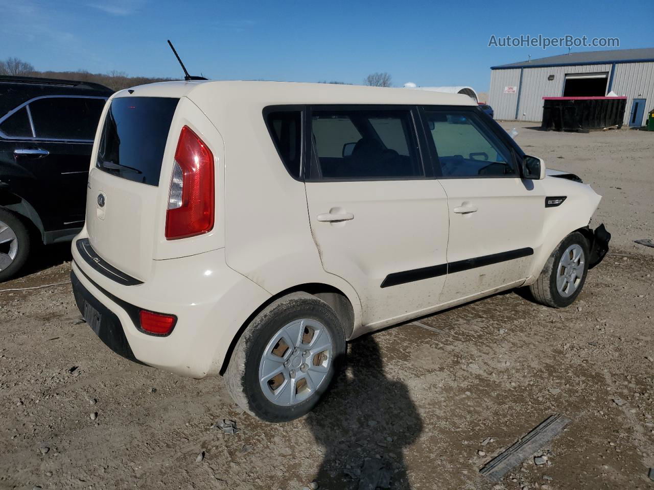 2013 Kia Soul  White vin: KNDJT2A50D7763697