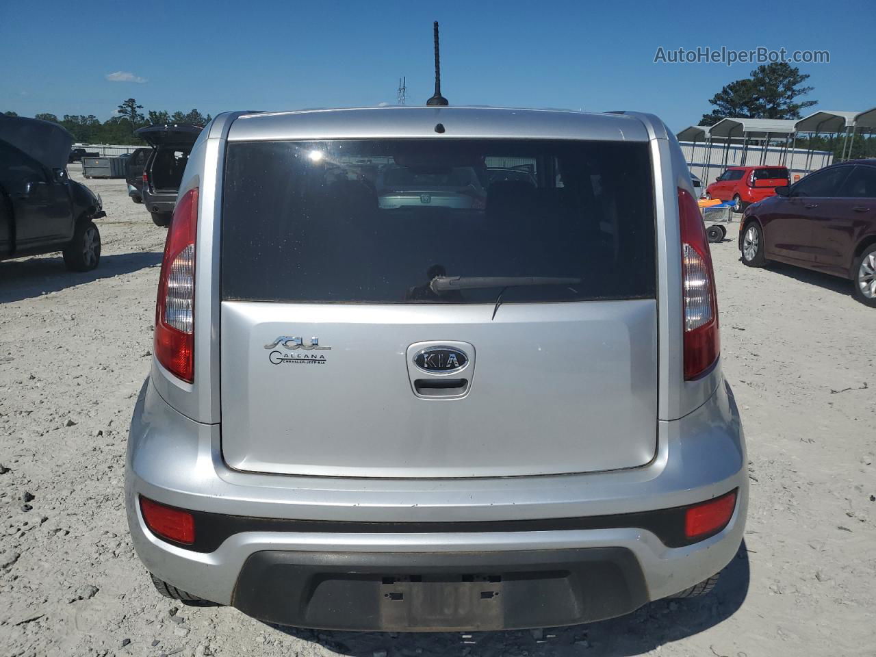2012 Kia Soul  Silver vin: KNDJT2A51C7395996