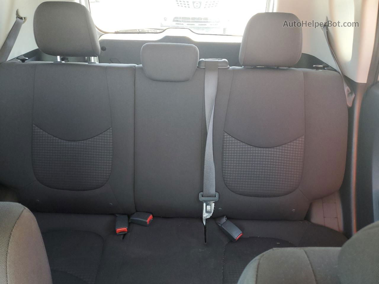 2012 Kia Soul  Silver vin: KNDJT2A51C7395996