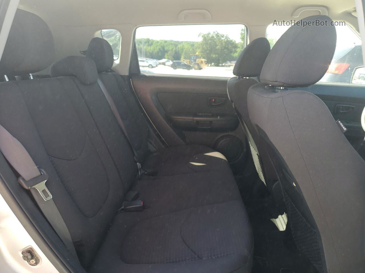 2012 Kia Soul  Silver vin: KNDJT2A51C7395996