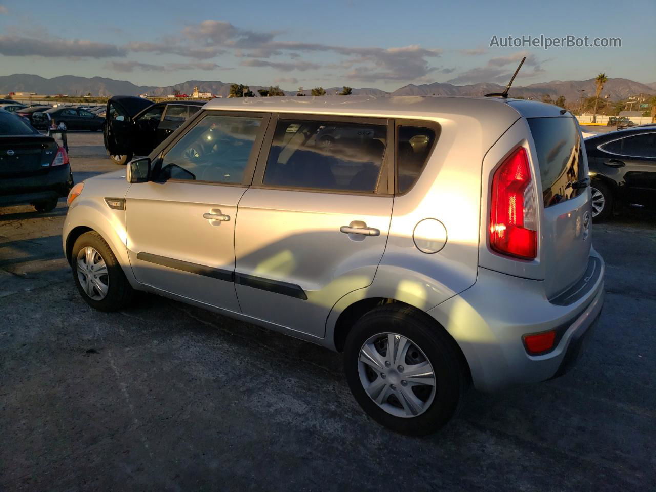 2012 Kia Soul  Silver vin: KNDJT2A51C7434456