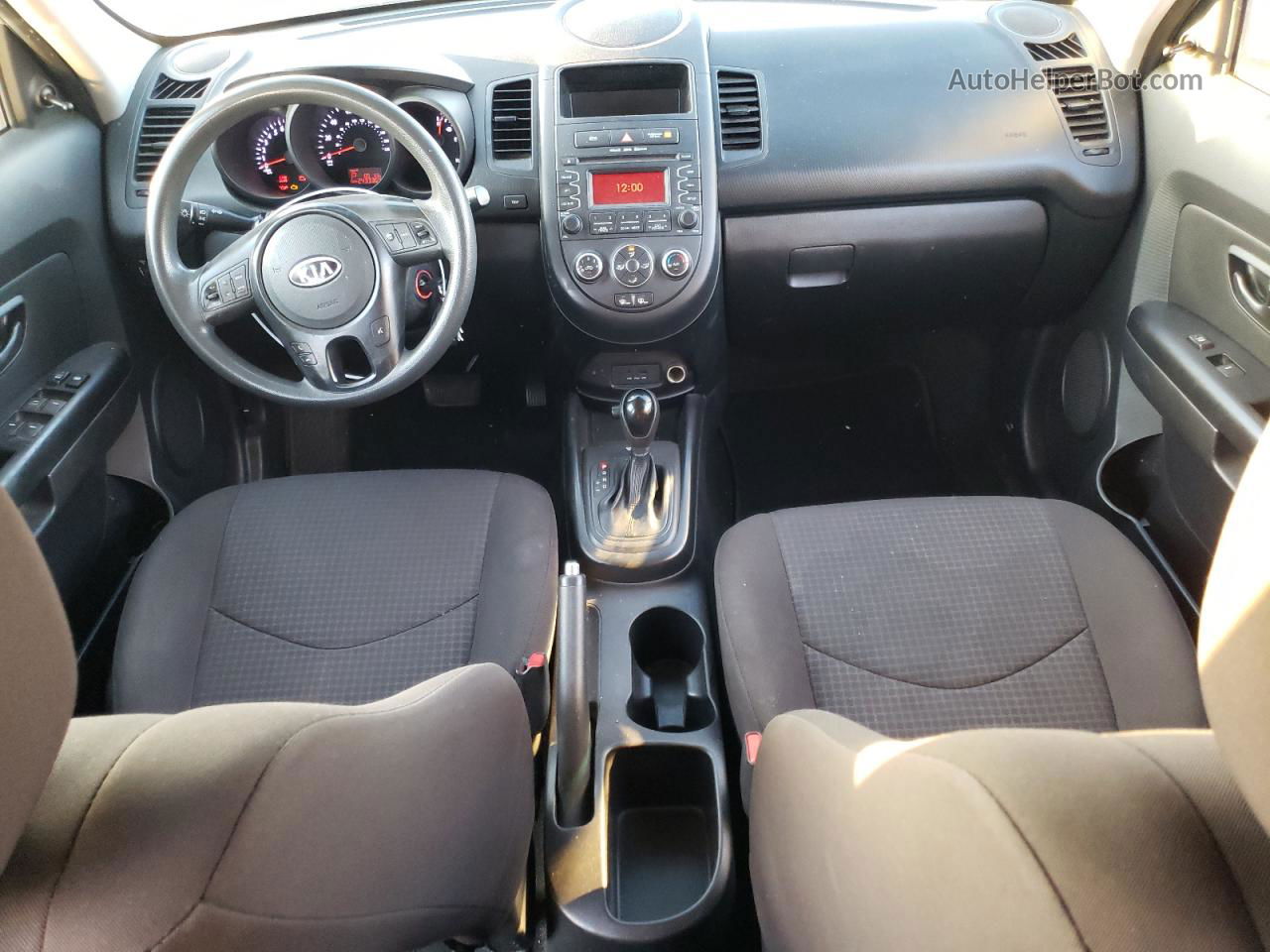 2012 Kia Soul  Серебряный vin: KNDJT2A51C7434456