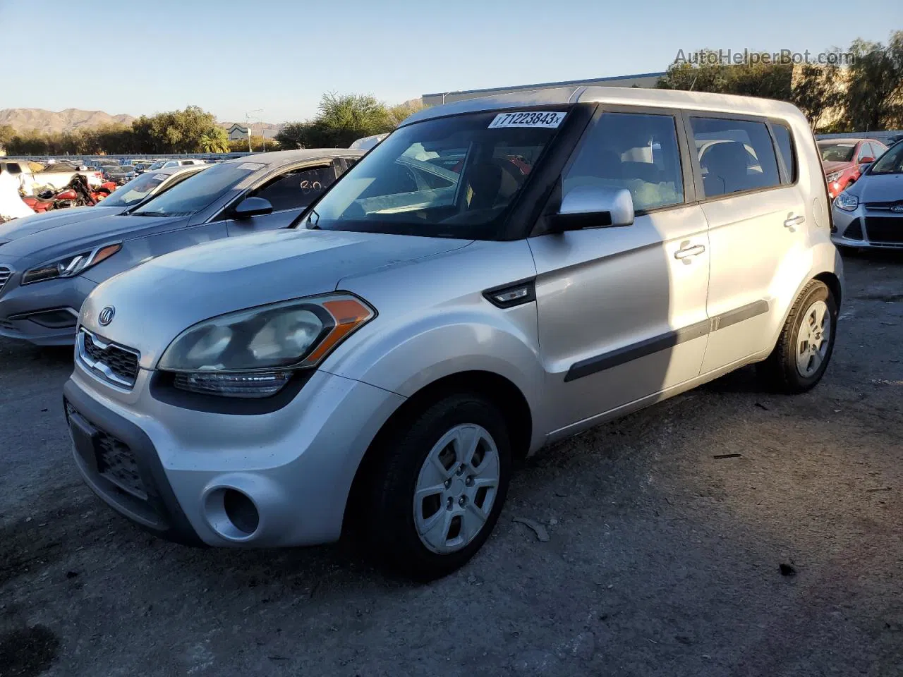 2012 Kia Soul  Silver vin: KNDJT2A51C7478344