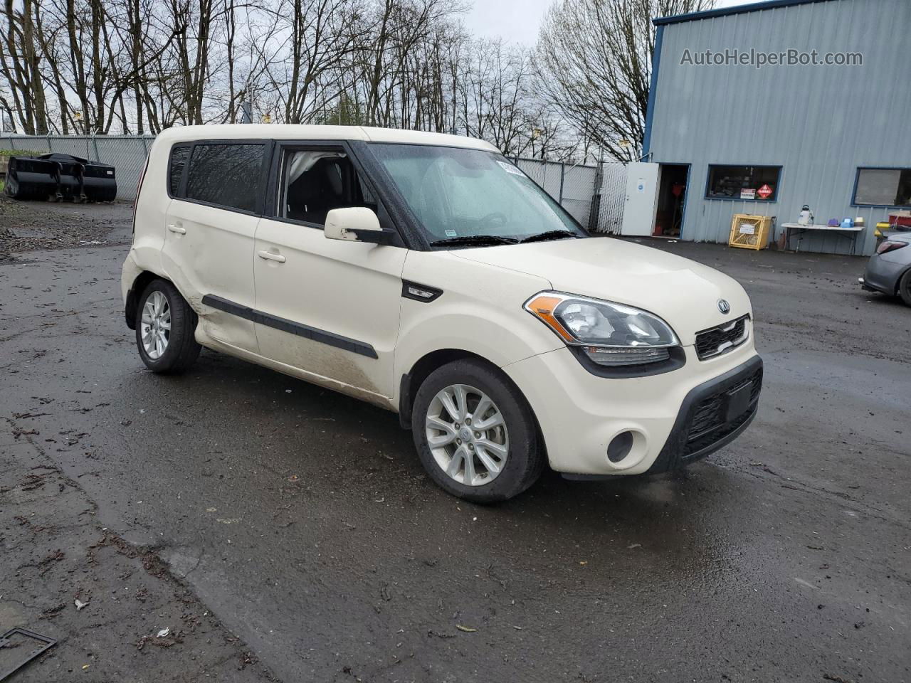 2013 Kia Soul  Кремовый vin: KNDJT2A51D7773929