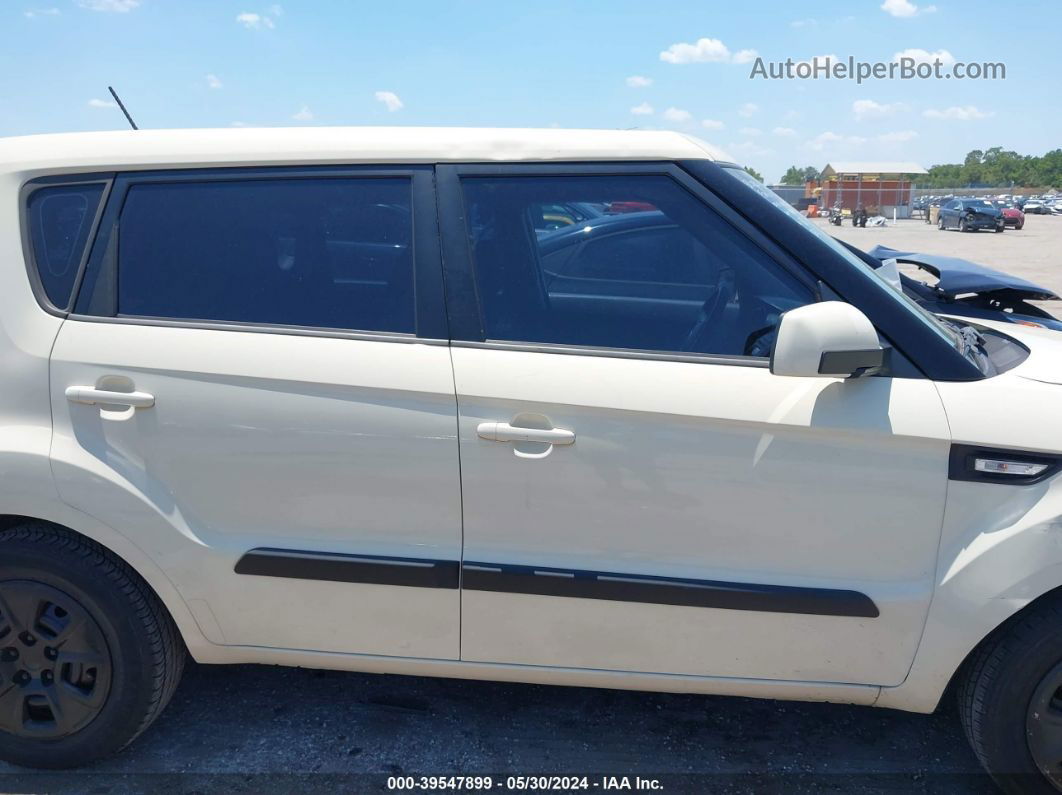 2012 Kia Soul   Cream vin: KNDJT2A52C7421098