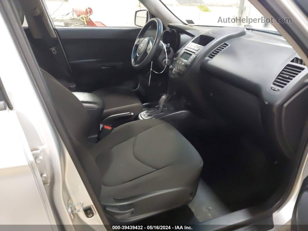 2012 Kia Soul   Silver vin: KNDJT2A52C7424518