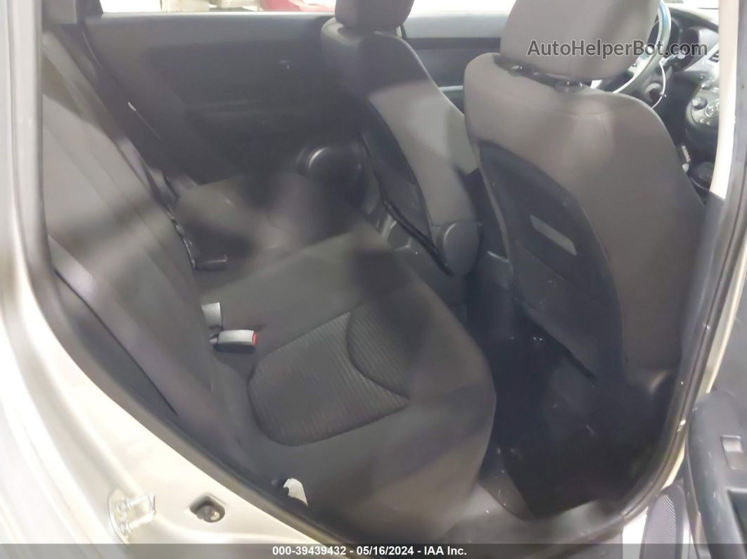 2012 Kia Soul   Silver vin: KNDJT2A52C7424518