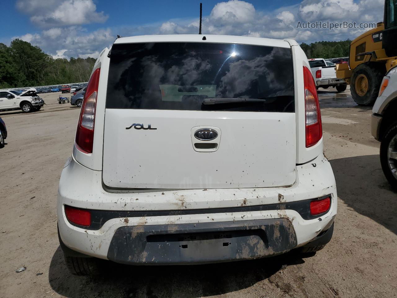 2012 Kia Soul  White vin: KNDJT2A52C7451525