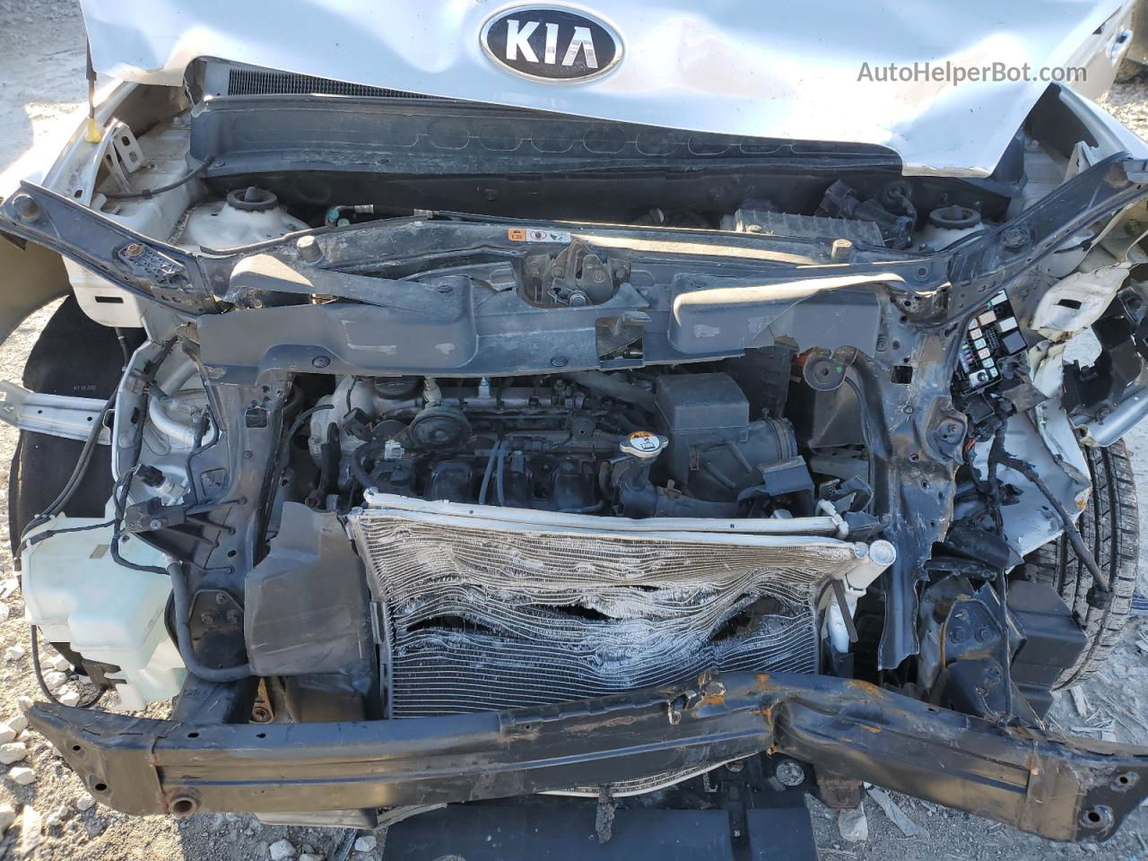 2013 Kia Soul  Серебряный vin: KNDJT2A52D7528203